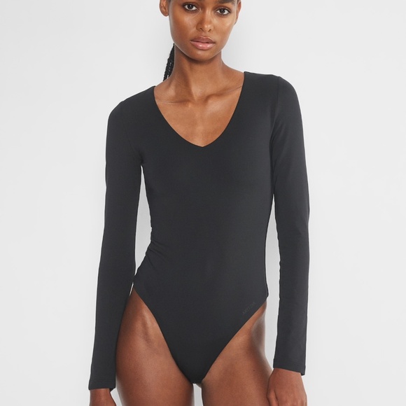 Aritzia Contour Fixture Bodysuit - Picture 1 of 3